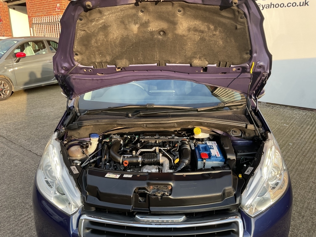 Used Peugeot 208 2015 for sale - 76511093: Photo 30