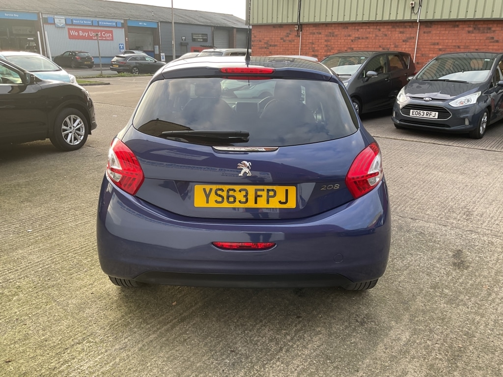 Used Peugeot 208 2015 for sale - 76511093: Photo 4
