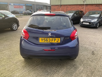 Used Peugeot 208 2015 for sale - 76511093: Photo