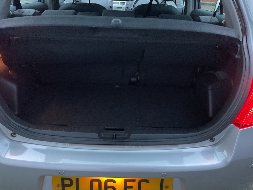 Used Toyota Yaris 2006 for sale - 76897252: Photo 11