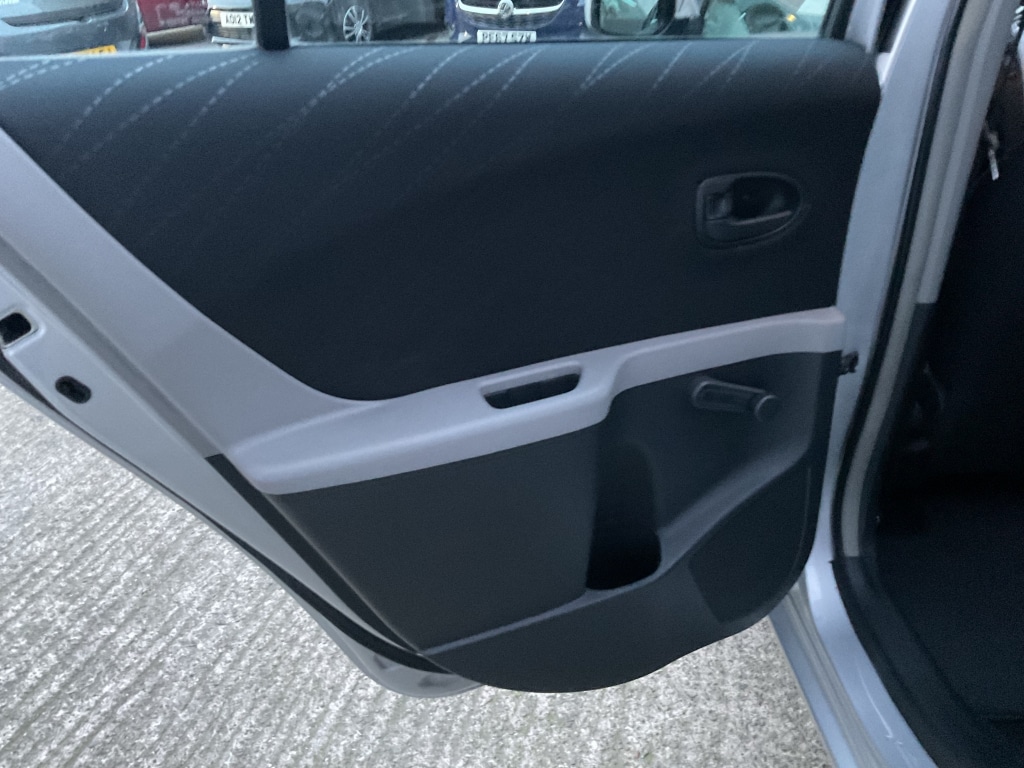 Used Toyota Yaris 2006 for sale - 76897252: Photo 13