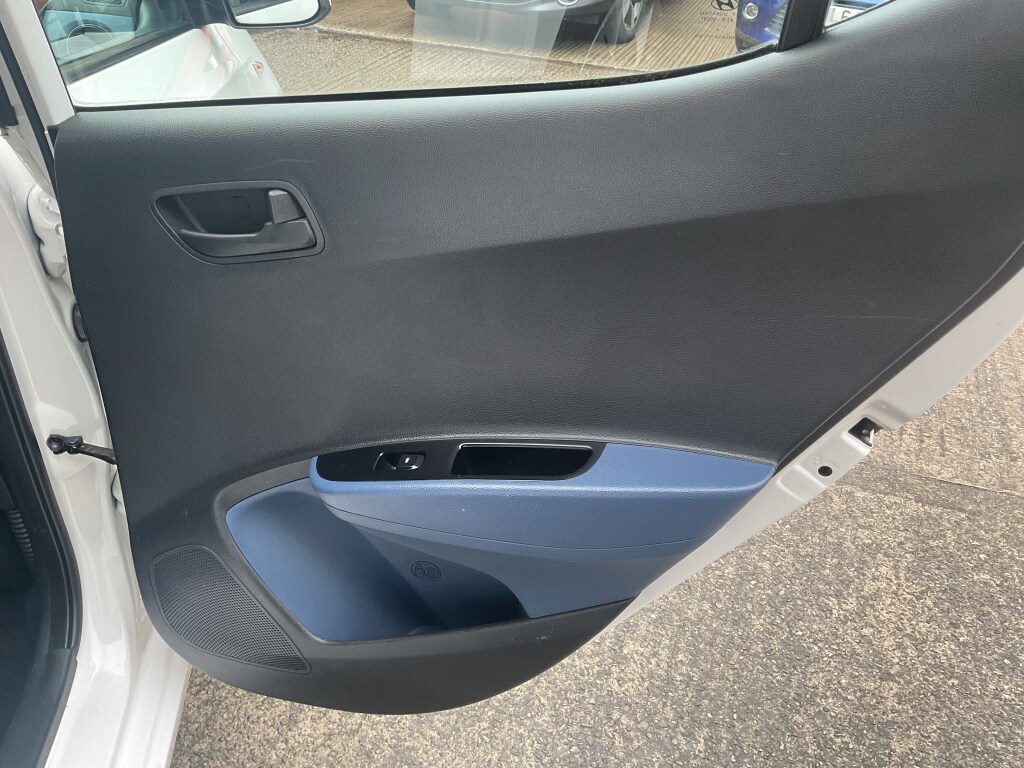 Used Hyundai i10 2014 for sale - 77433901: Photo 17