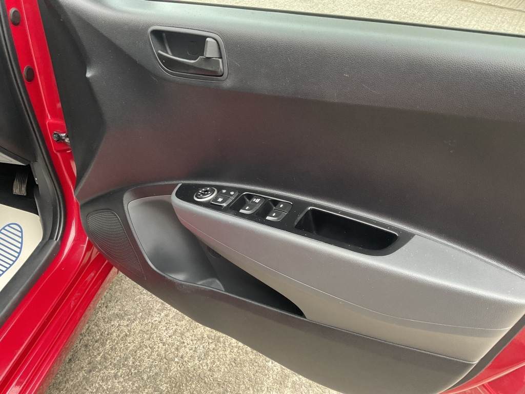 Used Hyundai i10 2018 for sale - 77704358: Photo 15