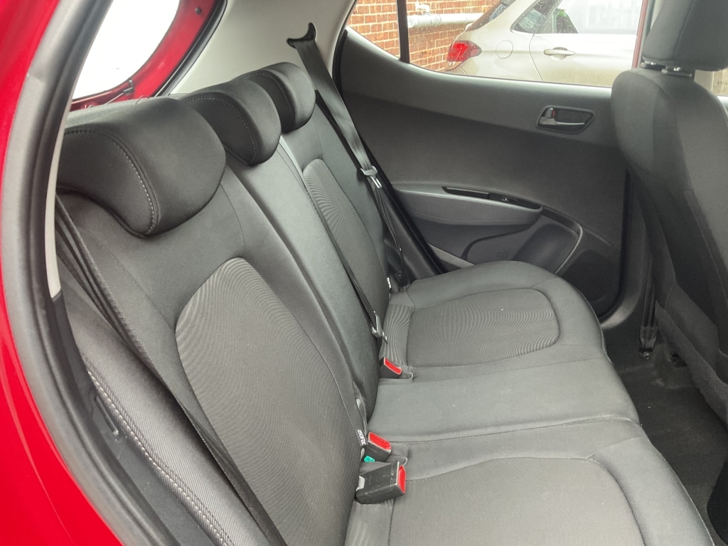 Used Hyundai i10 2018 for sale - 77704358: Photo 17