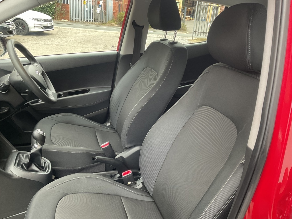 Used Hyundai i10 2018 for sale - 77704358: Photo 25