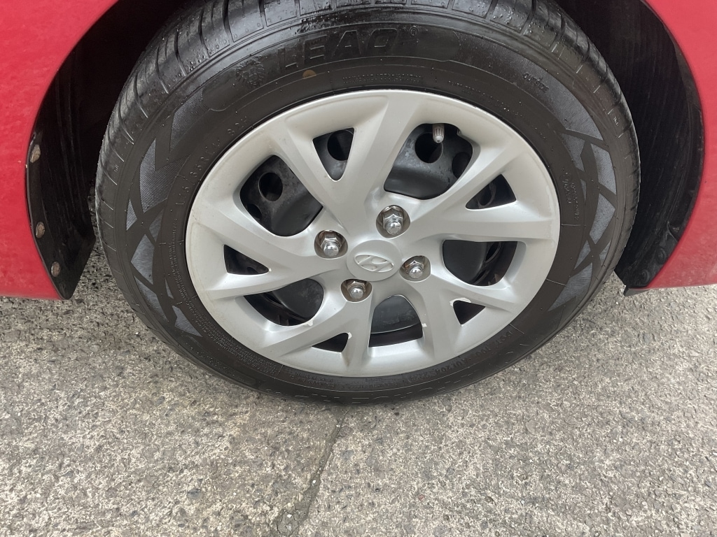 Used Hyundai i10 2018 for sale - 77704358: Photo 30