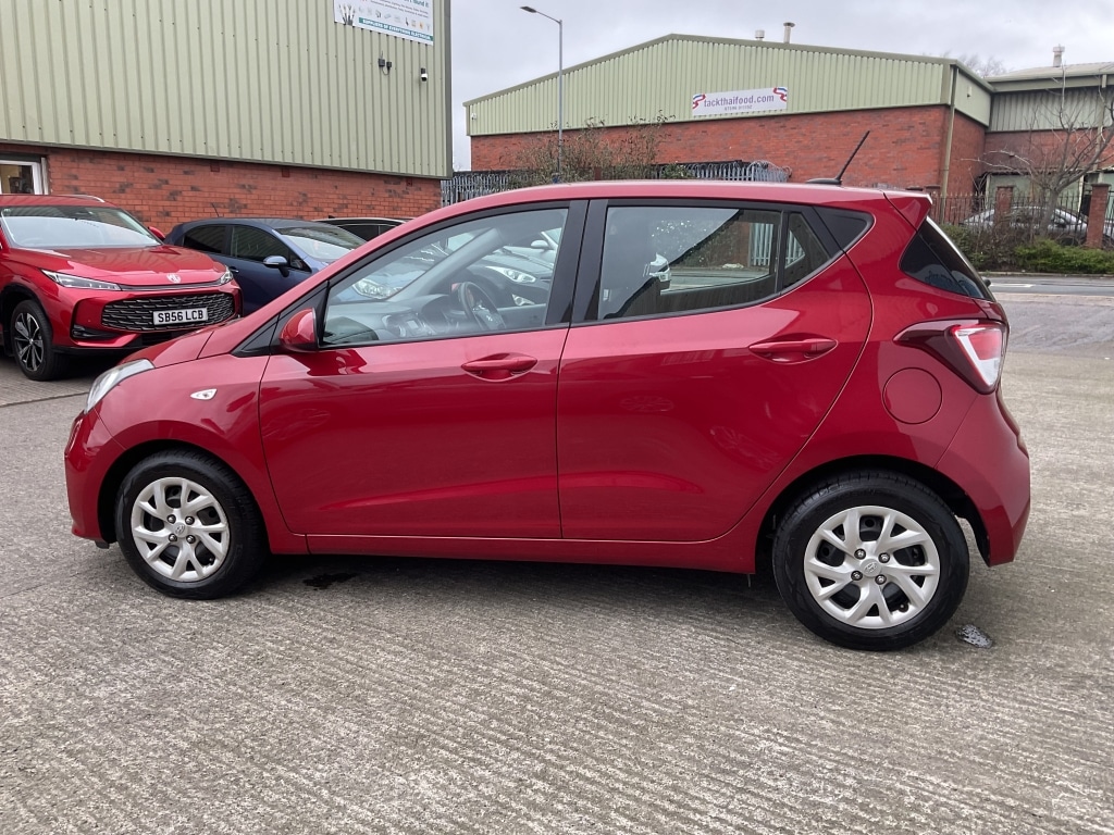 Used Hyundai i10 2018 for sale - 77704358: Photo 4