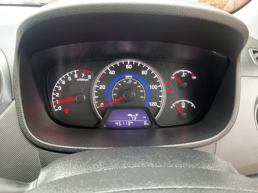 Used Hyundai i10 2018 for sale - 77704358: Photo 9