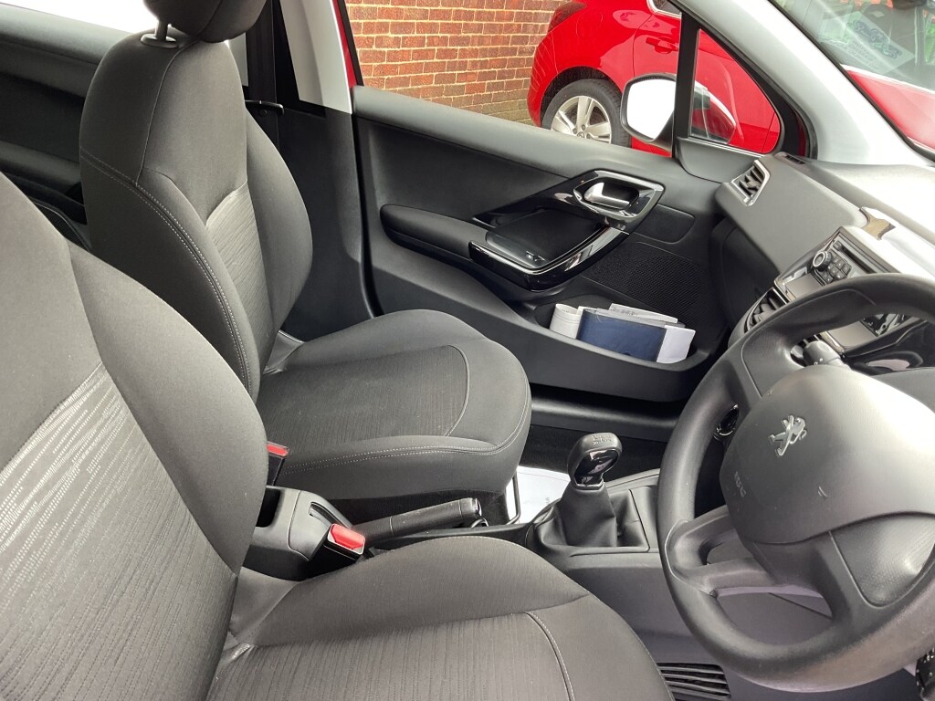 Used Peugeot 208 2014 for sale - 78133112: Photo 14