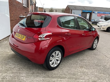 Used Peugeot 208 2014 for sale - 78133112: Photo