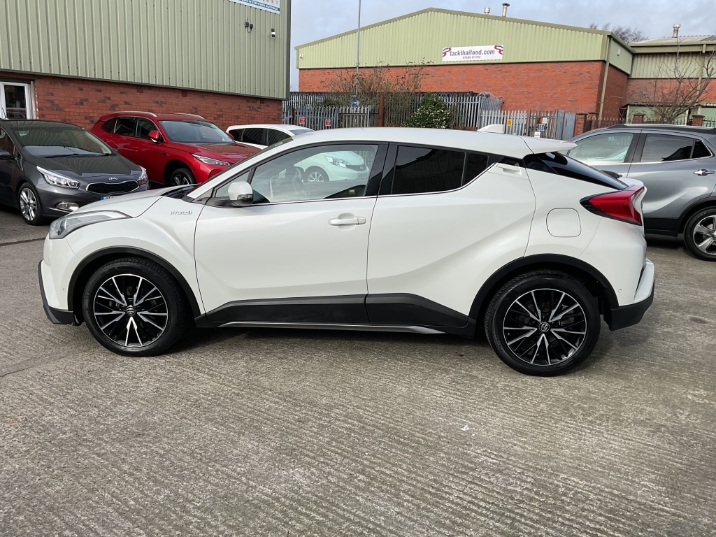 Used Toyota C-HR 2017 for sale - 77640432: Photo 3