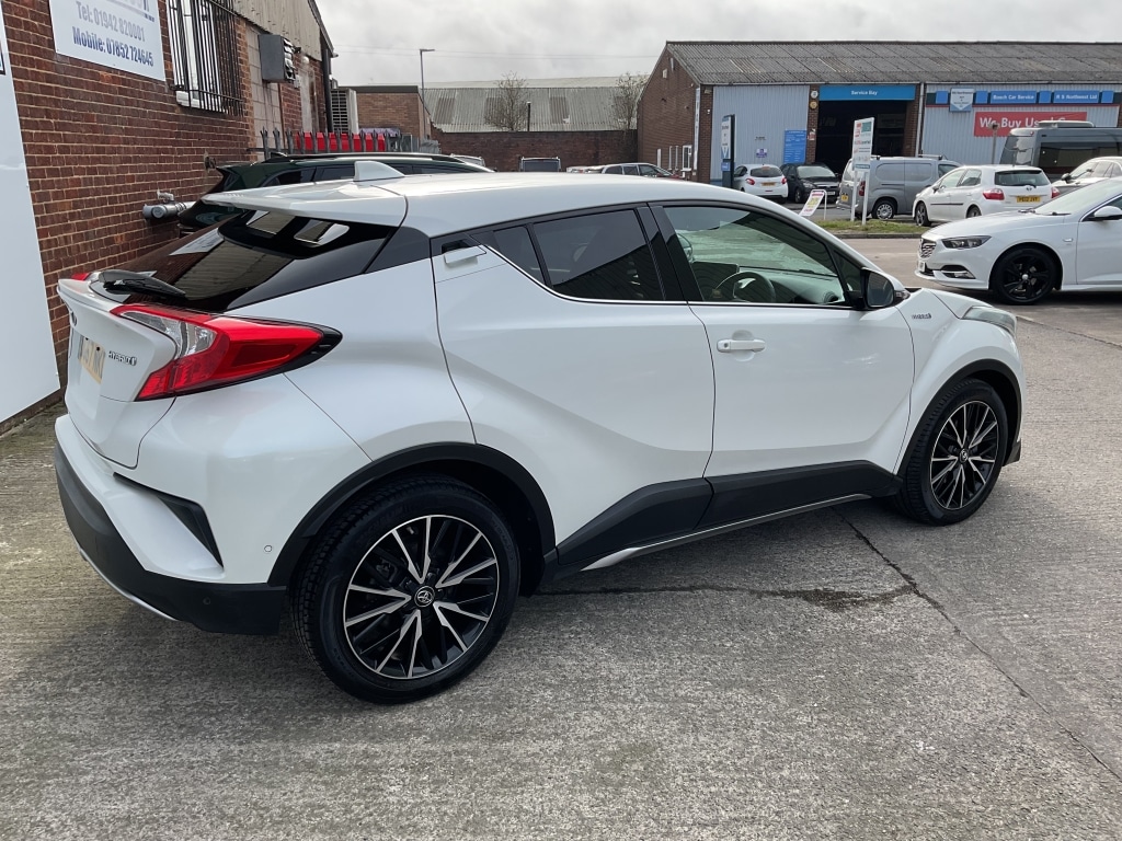 Used Toyota C-HR 2017 for sale - 77640432: Photo 5