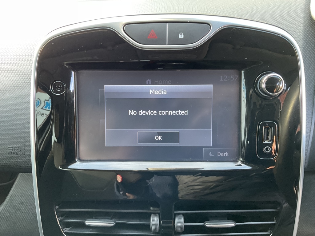 Used Renault Clio 2015 for sale - 77201526: Photo 10