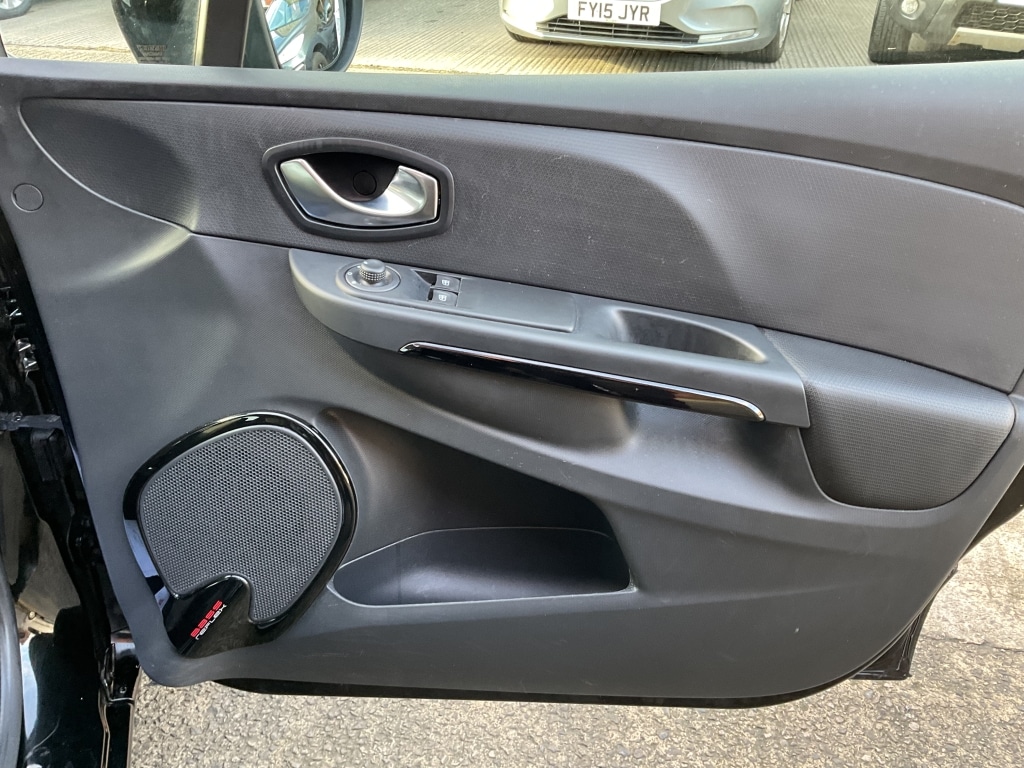 Used Renault Clio 2015 for sale - 77201526: Photo 14