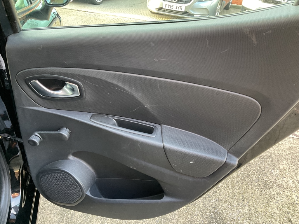 Used Renault Clio 2015 for sale - 77201526: Photo 16