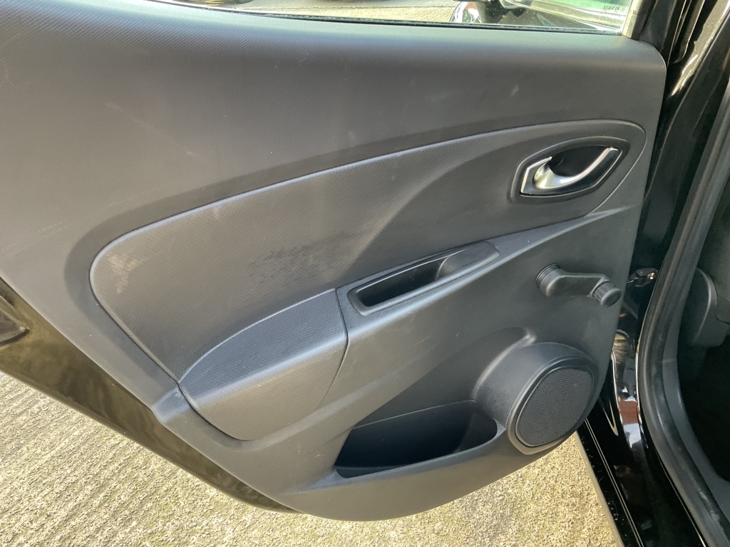 Used Renault Clio 2015 for sale - 77201526: Photo 19