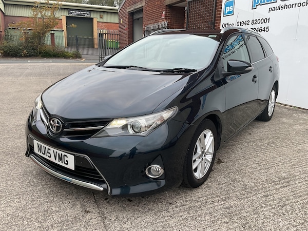 Used Toyota Auris 2015 for sale - 76305759: Photo 3