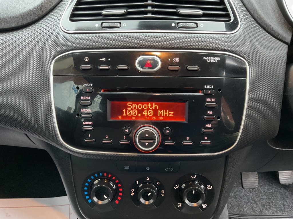 Used Fiat Punto 2016 for sale - 76713358: Photo 10