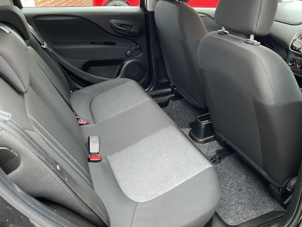 Used Fiat Punto 2016 for sale - 76713358: Photo 13