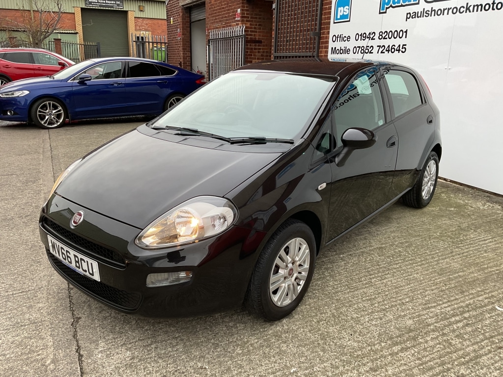 Used Fiat Punto 2016 for sale - 76713358: Photo 2