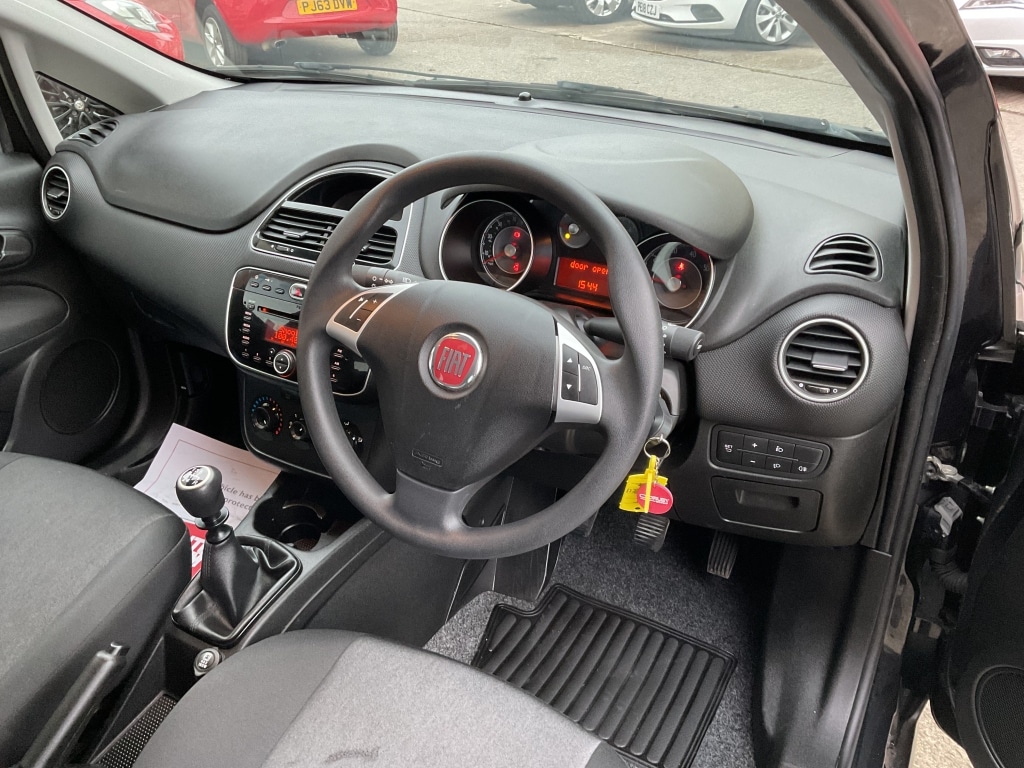 Used Fiat Punto 2016 for sale - 76713358: Photo 7