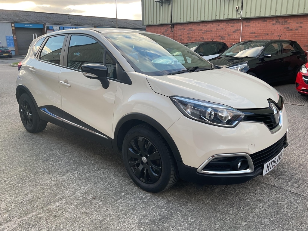 Used Renault Captur 2015 for sale - 76594951: Photo 2