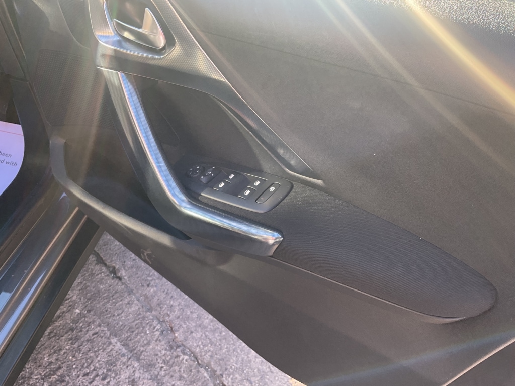 Used Peugeot 2008 2016 for sale - 77736099: Photo 17