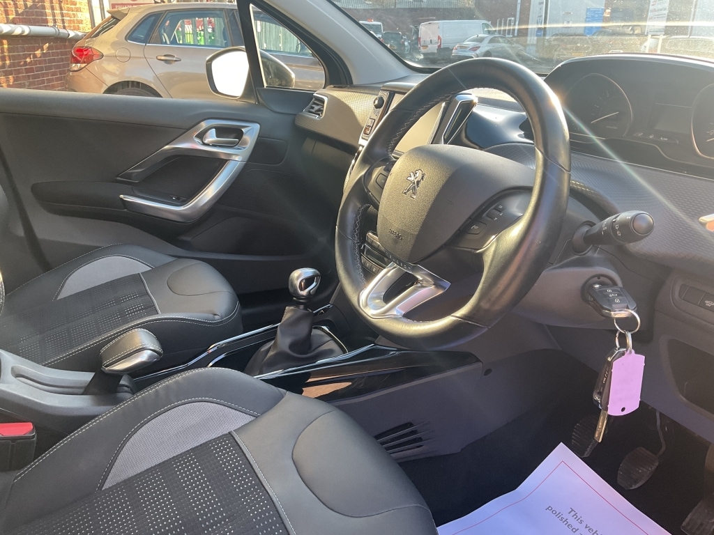 Used Peugeot 2008 2016 for sale - 77736099: Photo 8