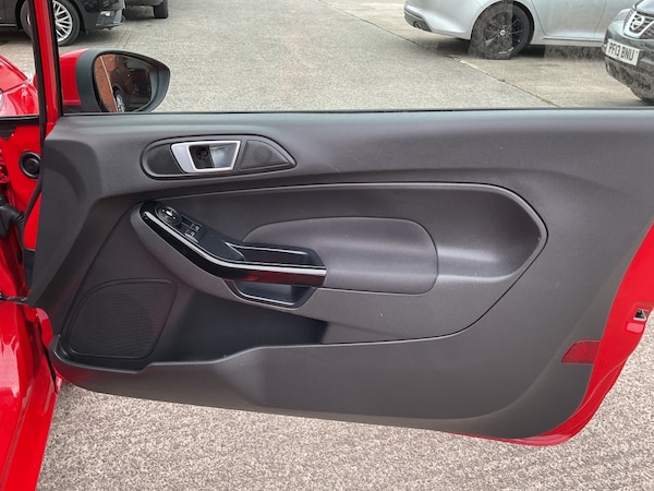 Used Ford Fiesta 2014 for sale - 76212180: Photo 25