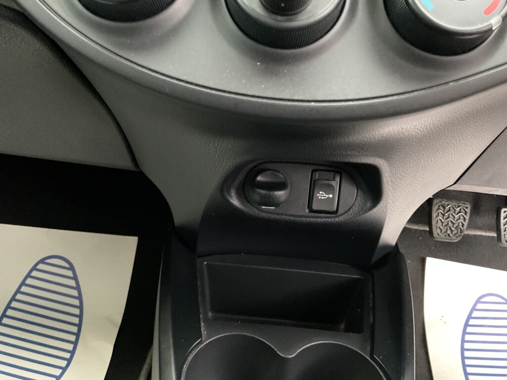 Used Toyota Yaris 2017 for sale - 77906865: Photo 12