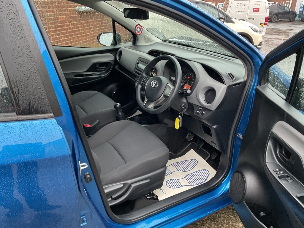 Used Toyota Yaris 2017 for sale - 77906865: Photo 16