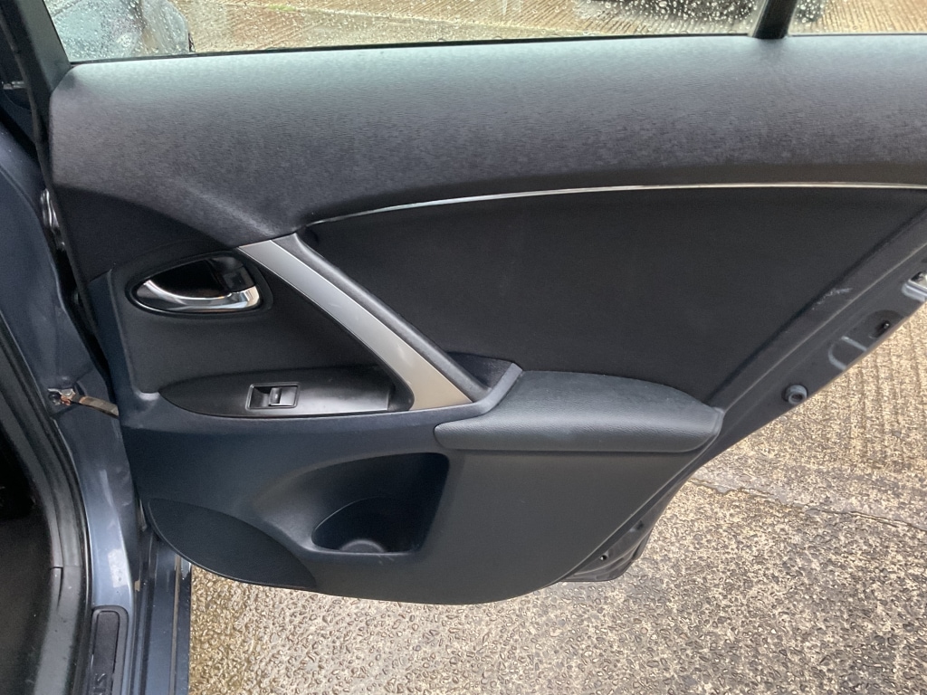 Used Toyota Avensis 2012 for sale - 76418558: Photo 18