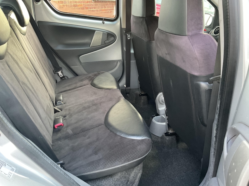 Used Toyota AYGO 2009 for sale - 76864233: Photo 15