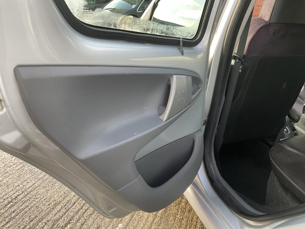 Used Toyota AYGO 2009 for sale - 76864233: Photo 19