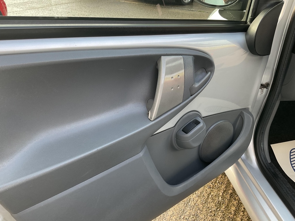 Used Toyota AYGO 2009 for sale - 76864233: Photo 21