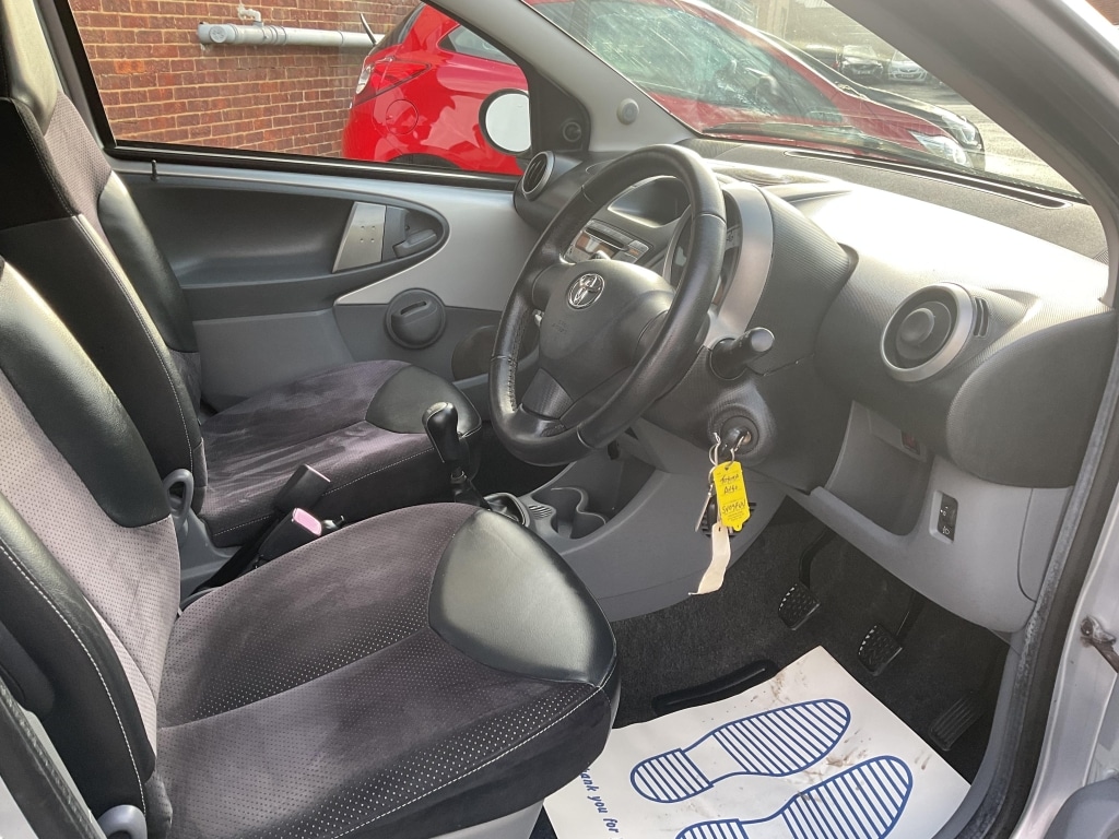 Used Toyota AYGO 2009 for sale - 76864233: Photo 8