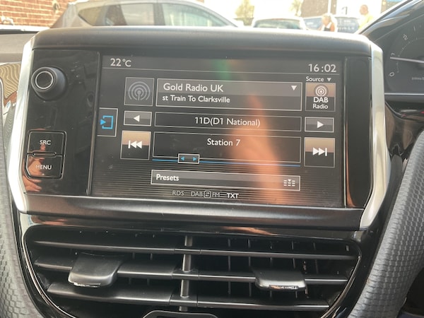 Used Peugeot 2008 2017 for sale - 76325018: Photo 11