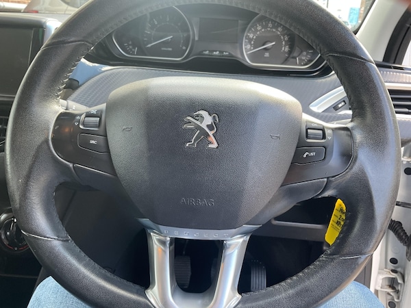 Used Peugeot 2008 2017 for sale - 76325018: Photo 12