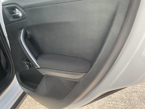 Used Peugeot 2008 2017 for sale - 76325018: Photo 29