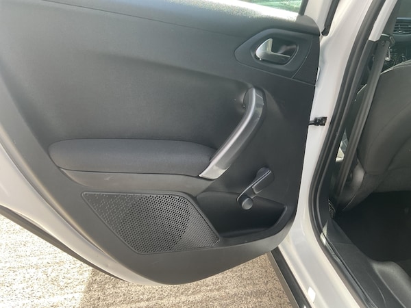 Used Peugeot 2008 2017 for sale - 76325018: Photo 33