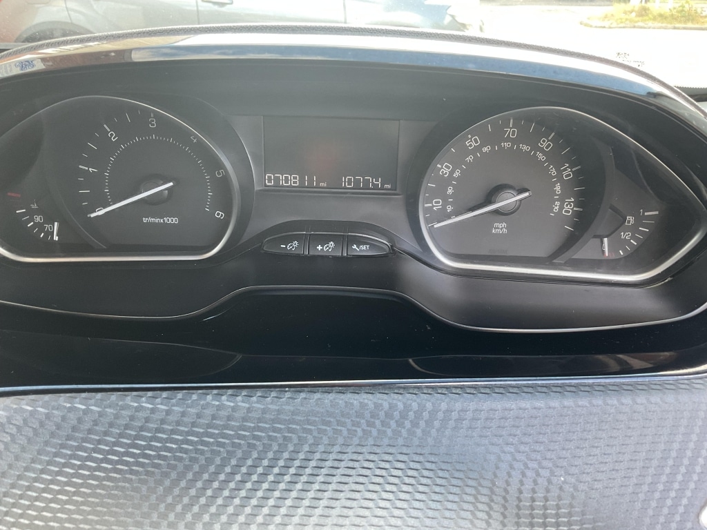 Used Peugeot 2008 2017 for sale - 76383449: Photo 21