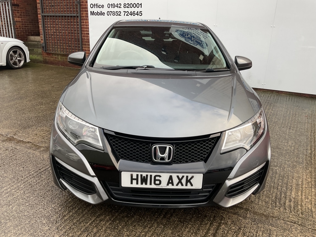 Used Honda Civic 2016 for sale - 76885188: Photo 2