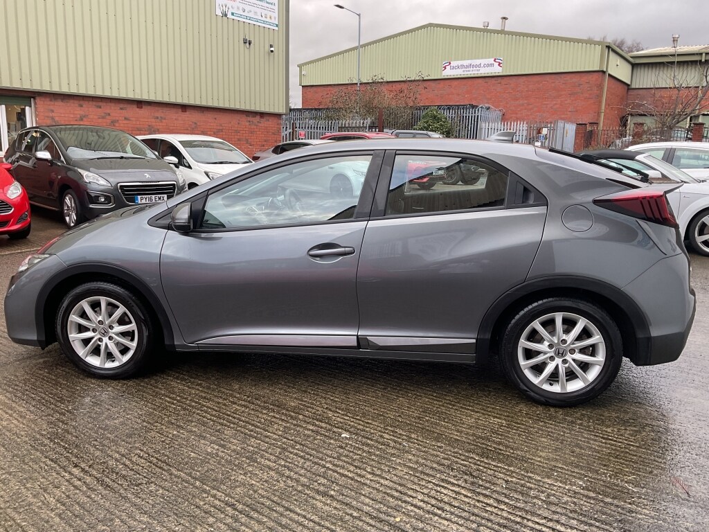 Used Honda Civic 2016 for sale - 76885188: Photo 4