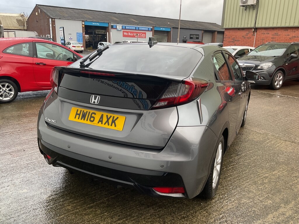 Used Honda Civic 2016 for sale - 76885188: Photo 5