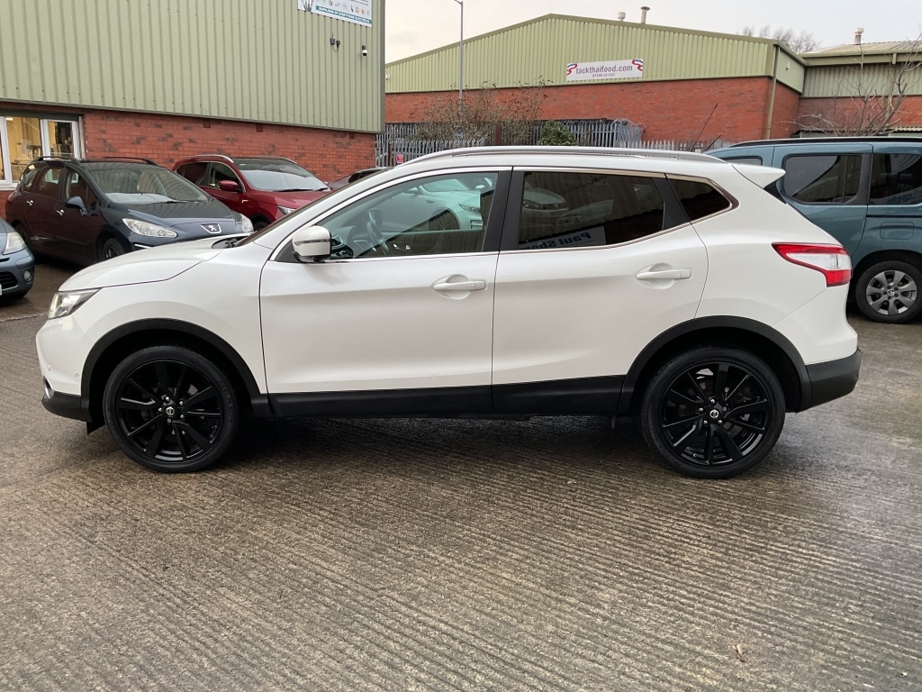 Used Nissan Qashqai 2014 for sale - 77213714: Photo 3