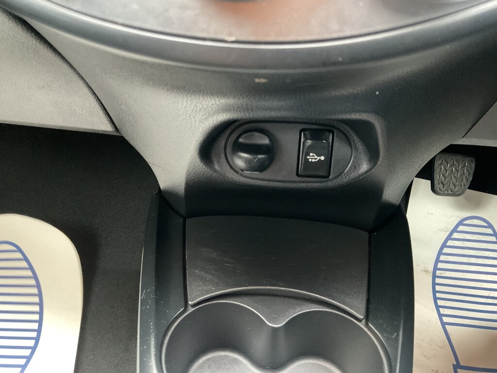 Used Toyota Yaris 2015 for sale - 78183260: Photo 10