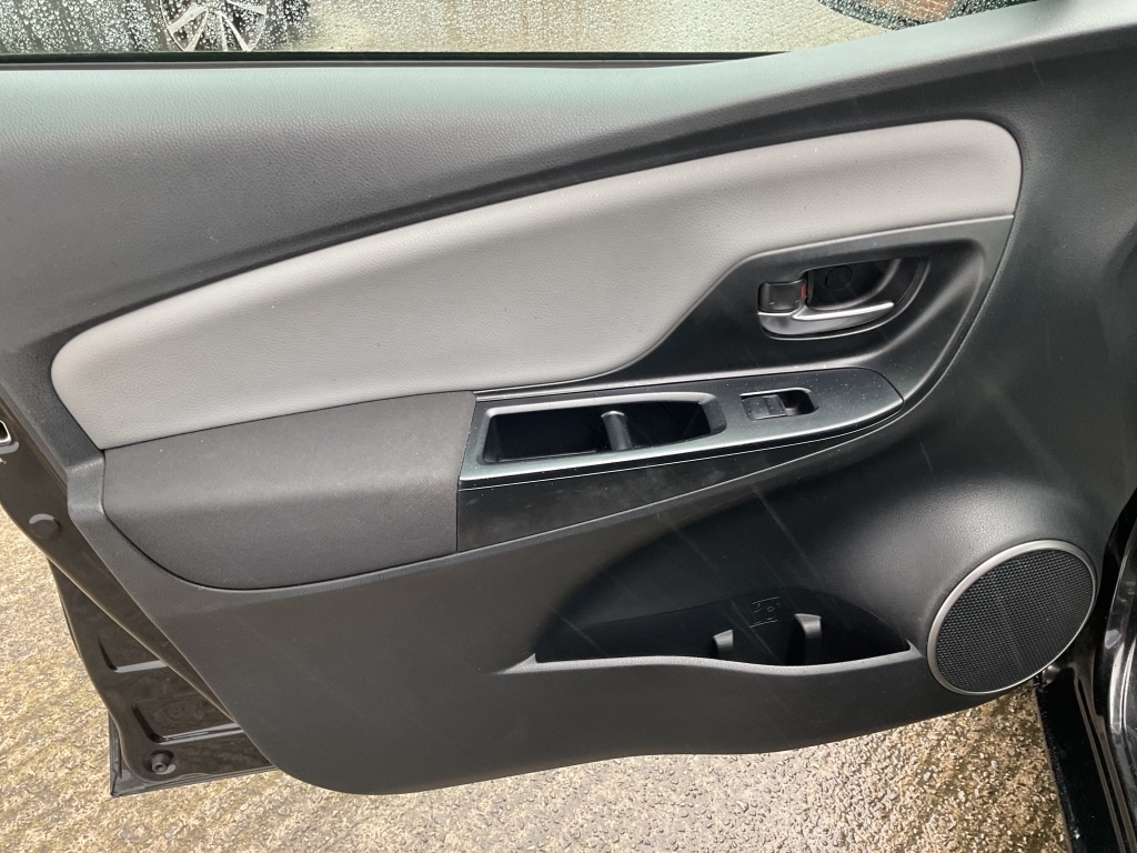 Used Toyota Yaris 2015 for sale - 78183260: Photo 22