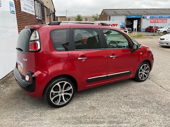 Used Citroen C3 Picasso 2017 for sale - 79091642: Photo