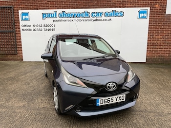 2015 (65) - 1.0 VVT-I X-PLAY 5DR