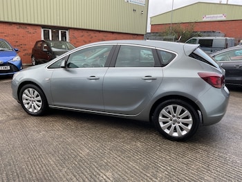 Used Vauxhall Astra 2012 for sale - 78040603: Photo
